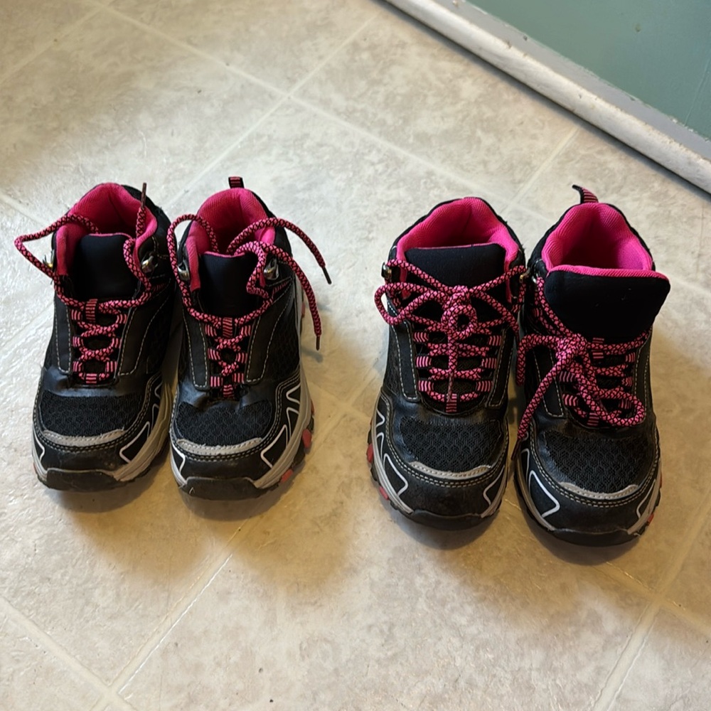 Girls hiking boots